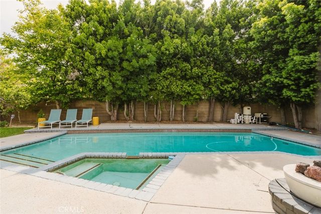 9942 Hanna Avenue, Chatsworth, CA 91311