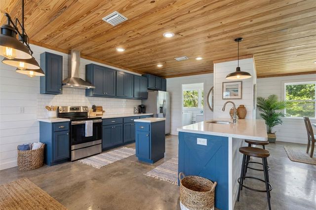 306 SE 256 STREET, Suwannee, FL 32692