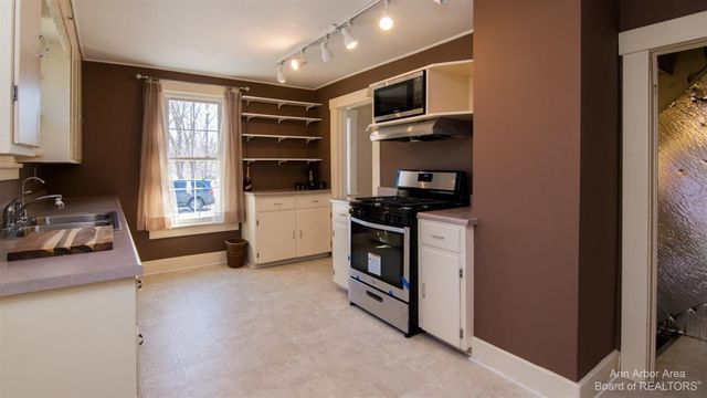 5071 Plymouth Road, Ann Arbor, MI 48105