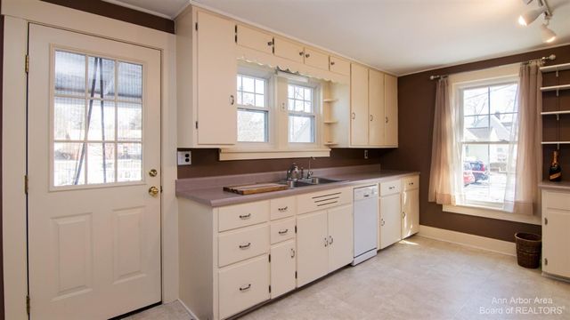 5071 Plymouth Road, Ann Arbor, MI 48105