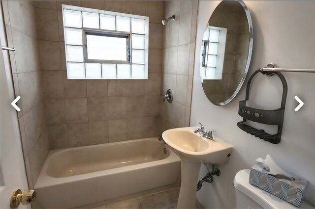 8847 La Crosse Avenue 304, Skokie, IL 60077