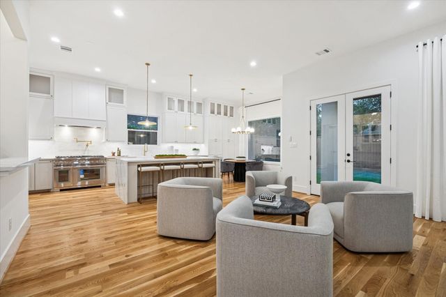 1330 Richelieu Lane, Houston, TX 77018