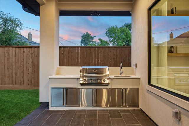 1330 Richelieu Lane, Houston, TX 77018