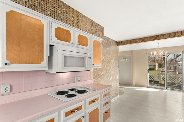 1017 W SUNNYSIDE Street, Chillicothe, IL 61523