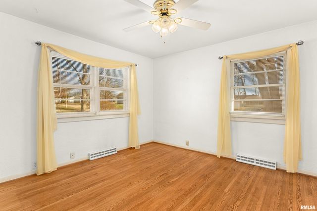 1017 W SUNNYSIDE Street, Chillicothe, IL 61523