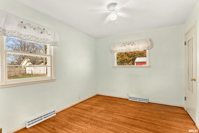 1017 W SUNNYSIDE Street, Chillicothe, IL 61523