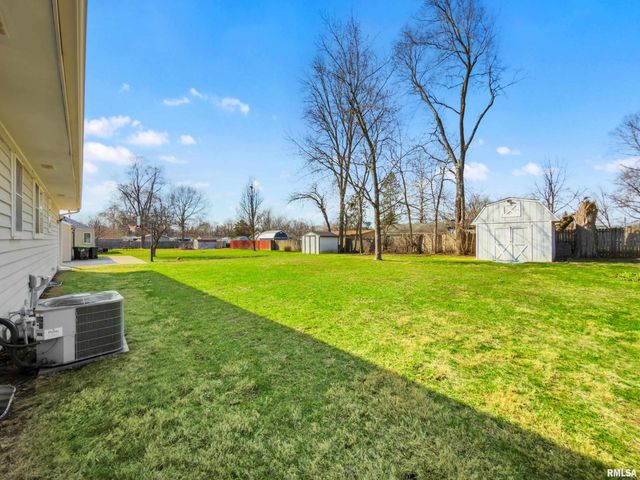 1017 W SUNNYSIDE Street, Chillicothe, IL 61523