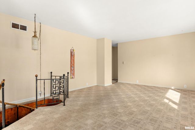 1017 W SUNNYSIDE Street, Chillicothe, IL 61523