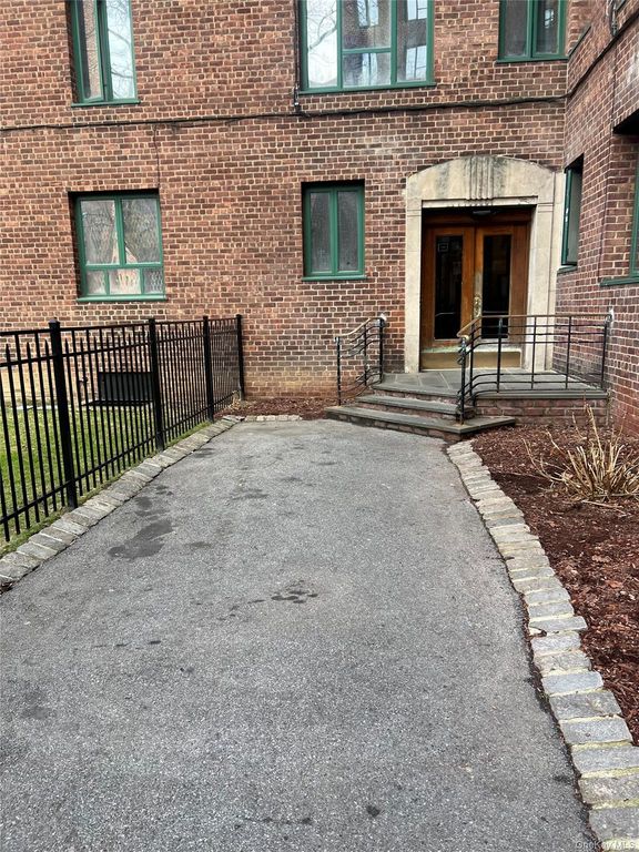 1651 Metropolitan Avenue 5E, Bronx, NY 10462