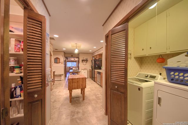 20070 State Hwy 16, Helotes, TX 78023