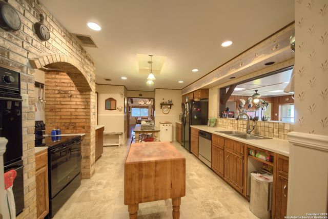 20070 State Hwy 16, Helotes, TX 78023