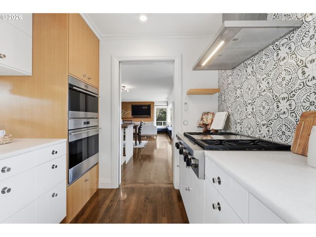 4432 Sw TWOMBLY Ave, Portland, OR 97239