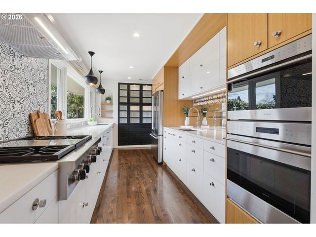 4432 Sw TWOMBLY Ave, Portland, OR 97239