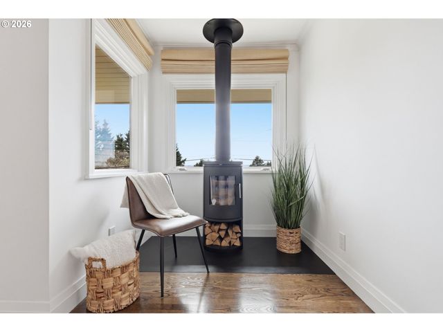 4432 Sw TWOMBLY Ave, Portland, OR 97239