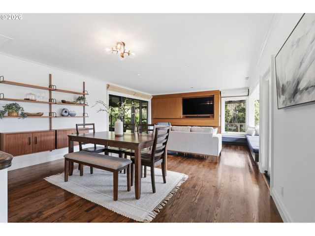 4432 Sw TWOMBLY Ave, Portland, OR 97239