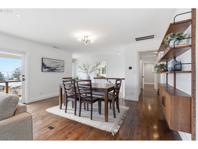 4432 Sw TWOMBLY Ave, Portland, OR 97239