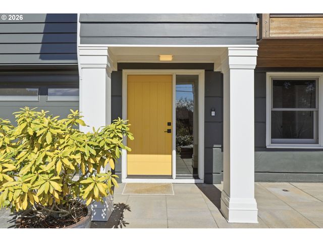 4432 Sw TWOMBLY Ave, Portland, OR 97239