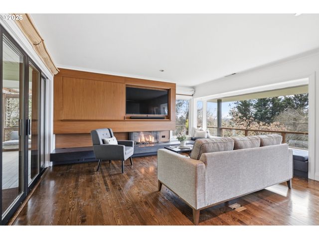 4432 Sw TWOMBLY Ave, Portland, OR 97239