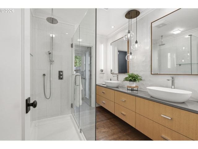 4432 Sw TWOMBLY Ave, Portland, OR 97239