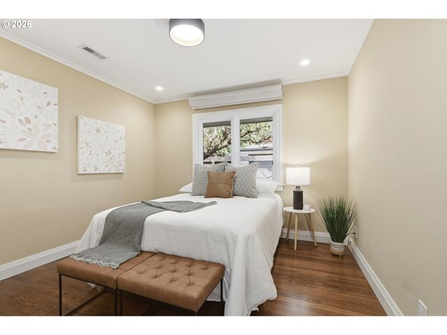 4432 Sw TWOMBLY Ave, Portland, OR 97239