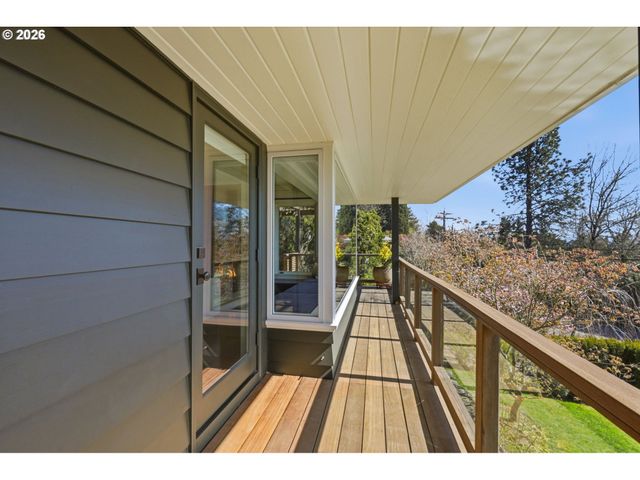 4432 Sw TWOMBLY Ave, Portland, OR 97239