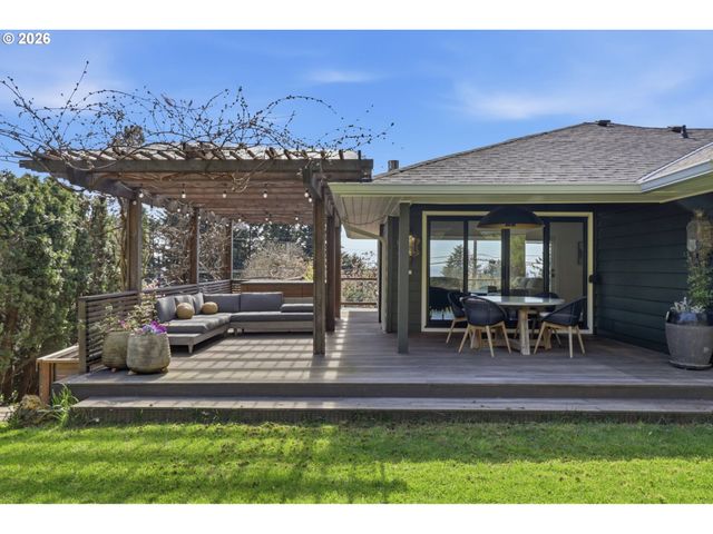 4432 Sw TWOMBLY Ave, Portland, OR 97239