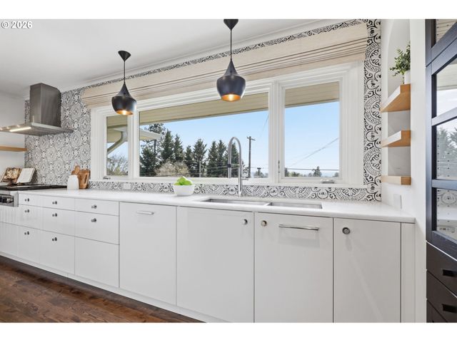 4432 Sw TWOMBLY Ave, Portland, OR 97239