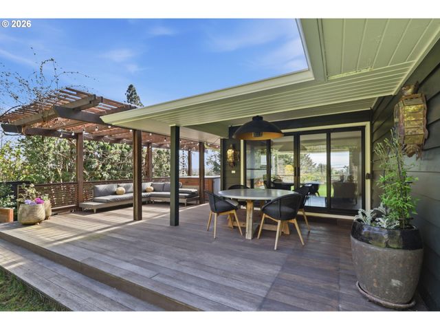 4432 Sw TWOMBLY Ave, Portland, OR 97239