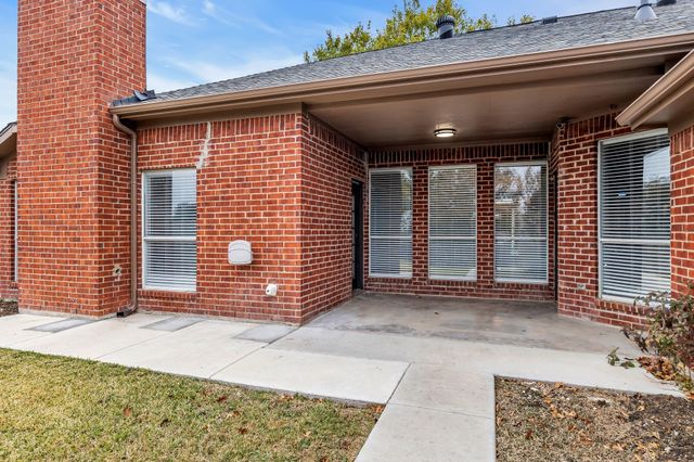 309 Deauville Drive, Fort Worth, TX 76108