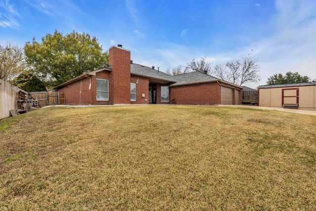 309 Deauville Drive, Fort Worth, TX 76108