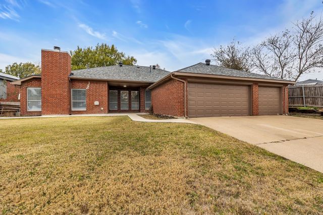 309 Deauville Drive, Fort Worth, TX 76108