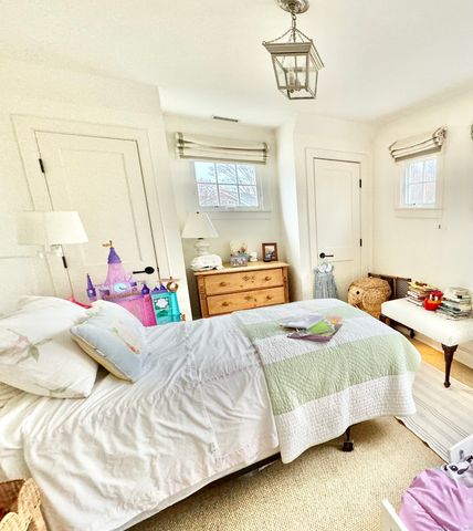 9 Barclay Court, Norwalk, CT 06853