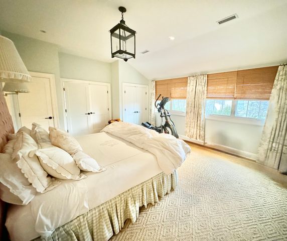 9 Barclay Court, Norwalk, CT 06853