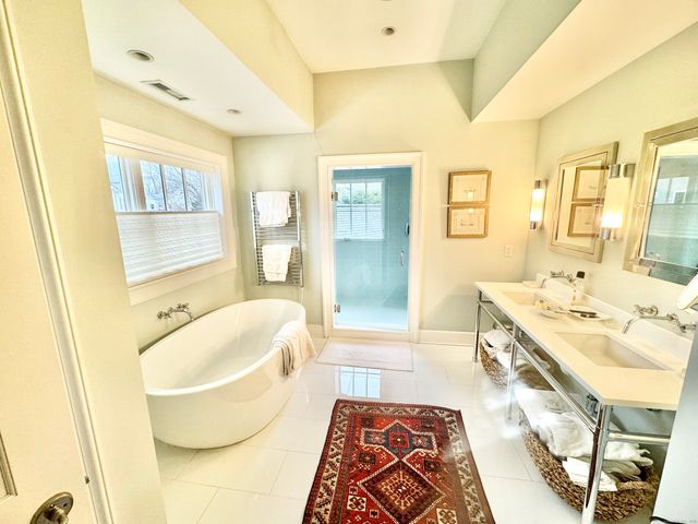 9 Barclay Court, Norwalk, CT 06853