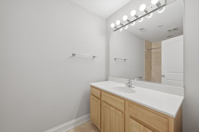 2527 W Harrison Street 2, Chicago, IL 60612