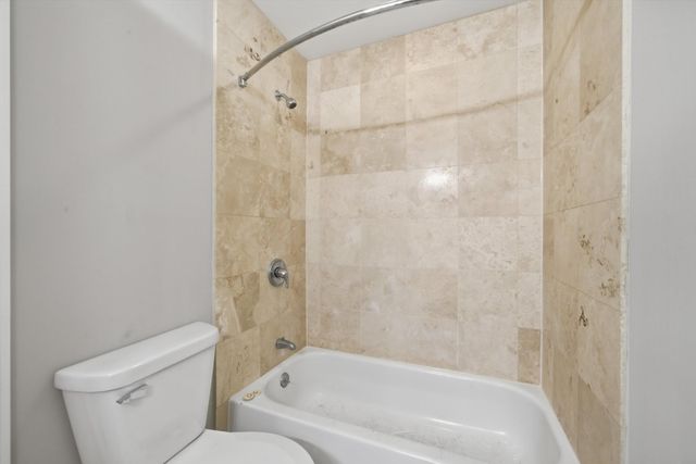 2527 W Harrison Street 2, Chicago, IL 60612