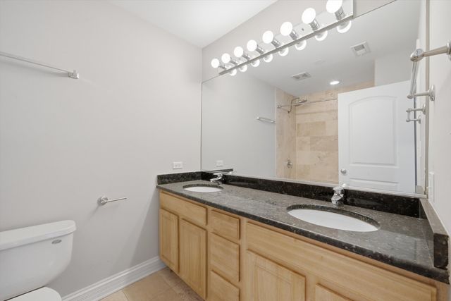 2527 W Harrison Street 2, Chicago, IL 60612