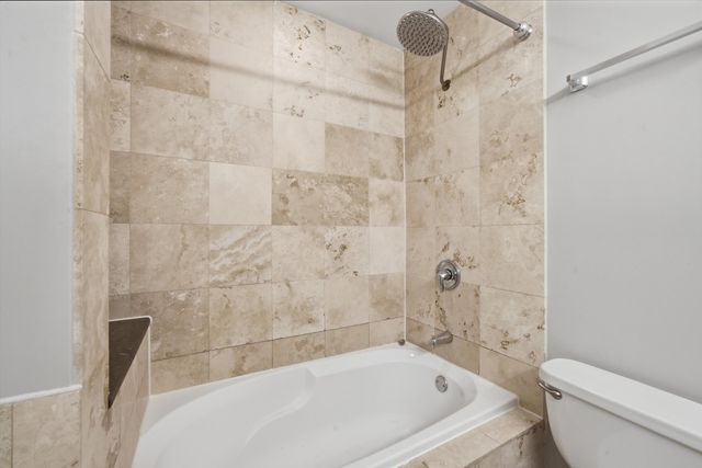 2527 W Harrison Street 2, Chicago, IL 60612