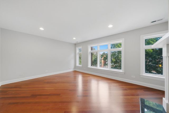 2527 W Harrison Street 2, Chicago, IL 60612