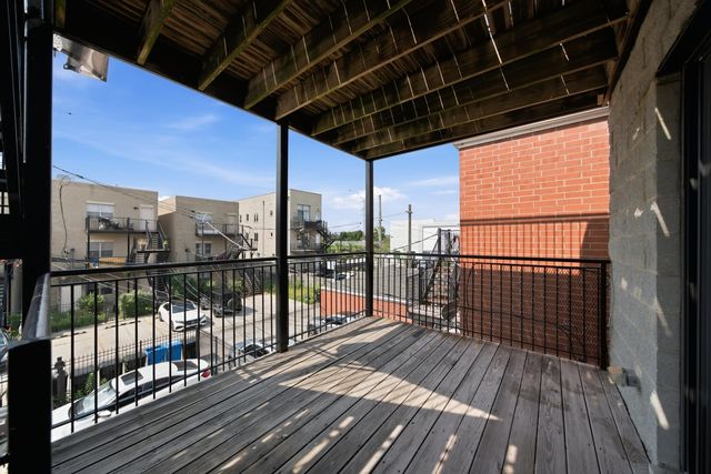 2527 W Harrison Street 2, Chicago, IL 60612