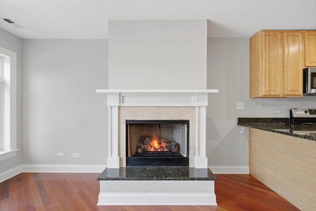 2527 W Harrison Street 2, Chicago, IL 60612