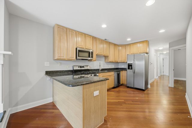 2527 W Harrison Street 2, Chicago, IL 60612