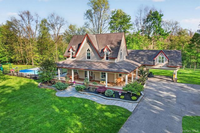 34 Sycamore Drive, Wallkill, NY 12589