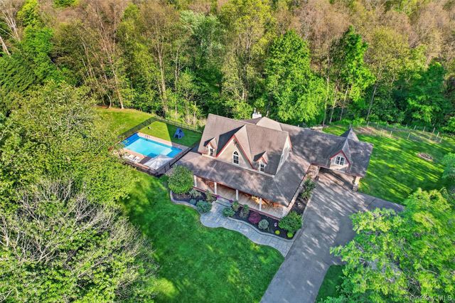 34 Sycamore Drive, Wallkill, NY 12589