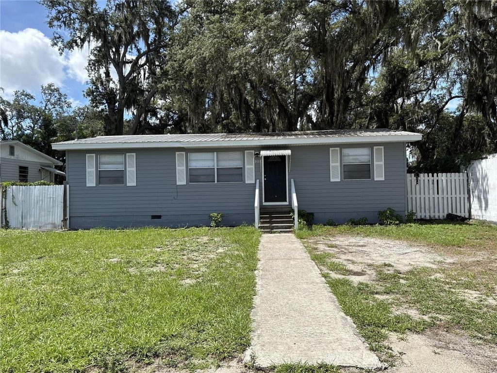 909 W CIRCLE STREET, Avon Park, FL 33825