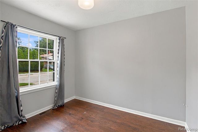 8212 Republic Avenue, Warren, MI 48089