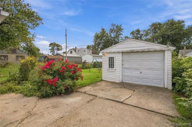 8212 Republic Avenue, Warren, MI 48089