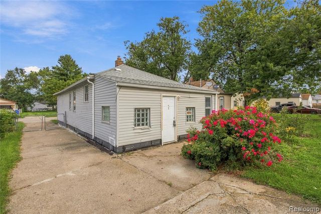 8212 Republic Avenue, Warren, MI 48089