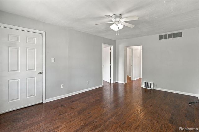 8212 Republic Avenue, Warren, MI 48089