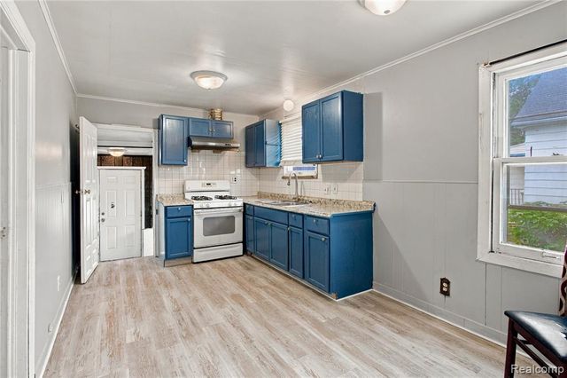 8212 Republic Avenue, Warren, MI 48089